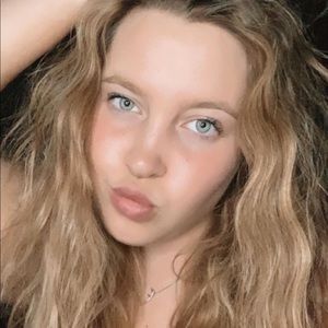 Meet your Posher, Kallie